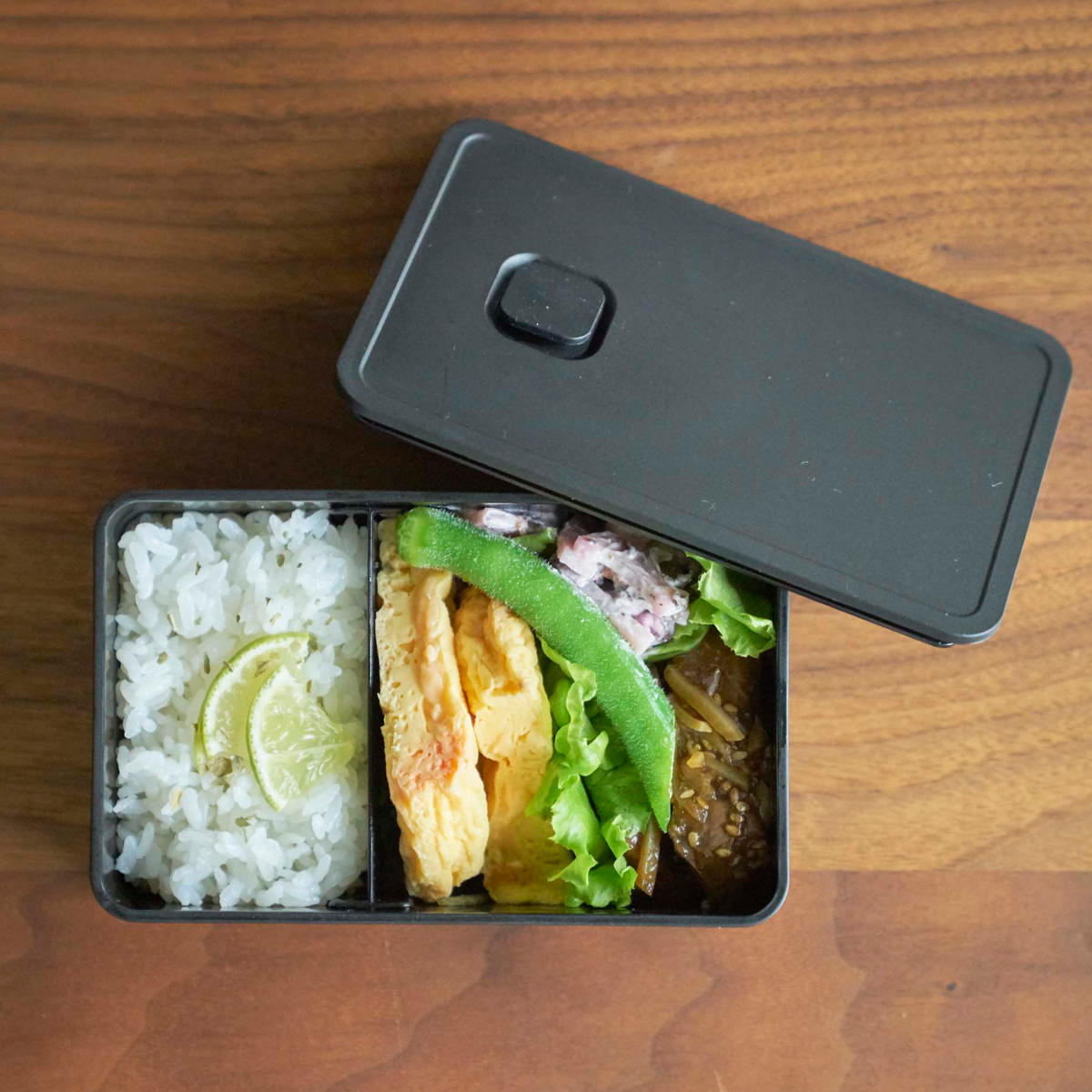 山崎実業 tower バルブ付き密封ランチボックス タワー ( 4903208048231 弁当箱 保存容器 一段 レンジ対応 食洗機対応 一段弁当箱 角型 レンジOK 食洗機OK シンプル 女性 容器 密閉 バルブ 汁もれしにくい 仕切り付き ) 【ホワイト】 ホワイト