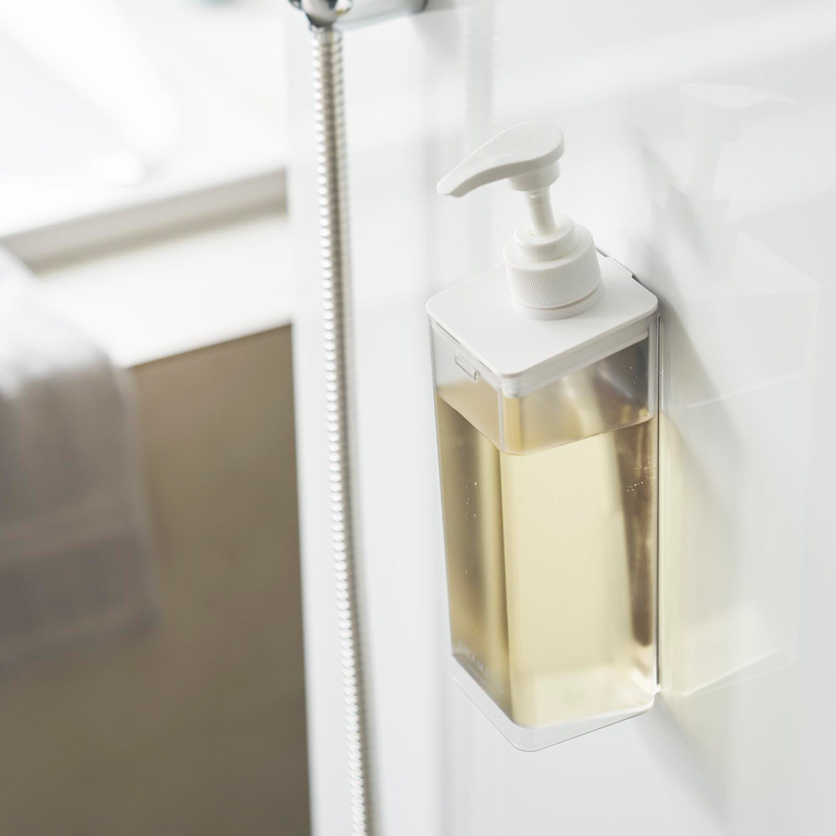 山崎実業 mist たっぷり洗剤が出るマグネットディスペンサー ミスト シャンプー コンディショナー ボディソープ ( 4903208015448 ミストシリーズ シャンプーディスペンサー シャンプーボトル たっぷり出る 洗剤 浮かせる収納 ) 【ボディーソープ】 ボディーソープ