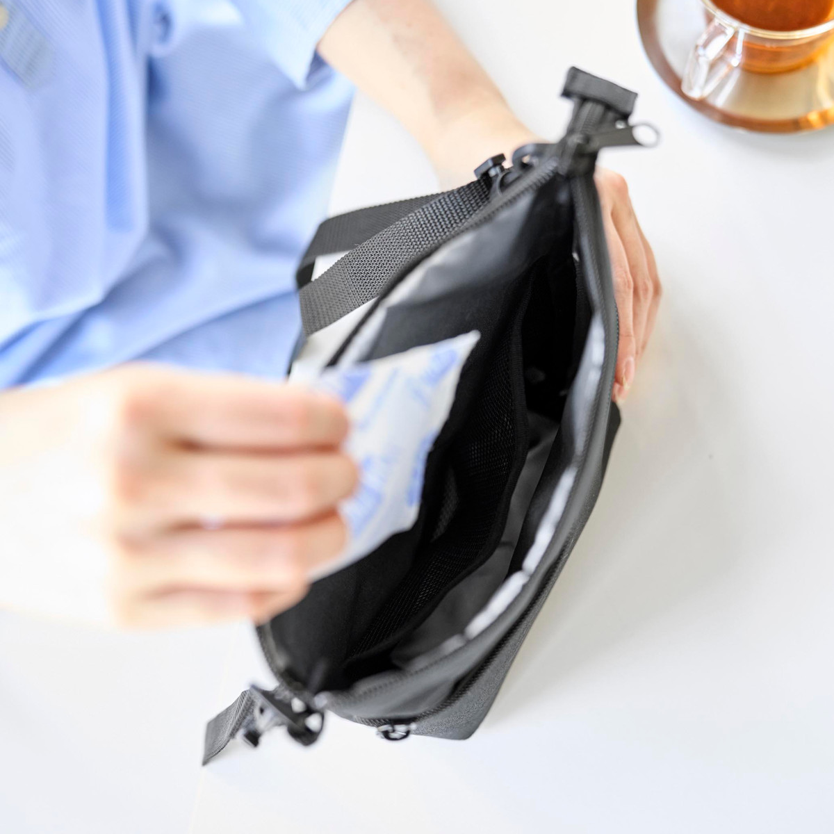 山崎実業 tower コンビニちょい買い保冷&保温バッグ タワー ( 4903208101653 タワーシリーズ 保冷&保温バッグ ミニバッグ 保冷バッグ 保温バッグ 保冷かばん 保温かばん ショルダーバッグ コンパクト ) 【ライトグレー】 ライトグレー