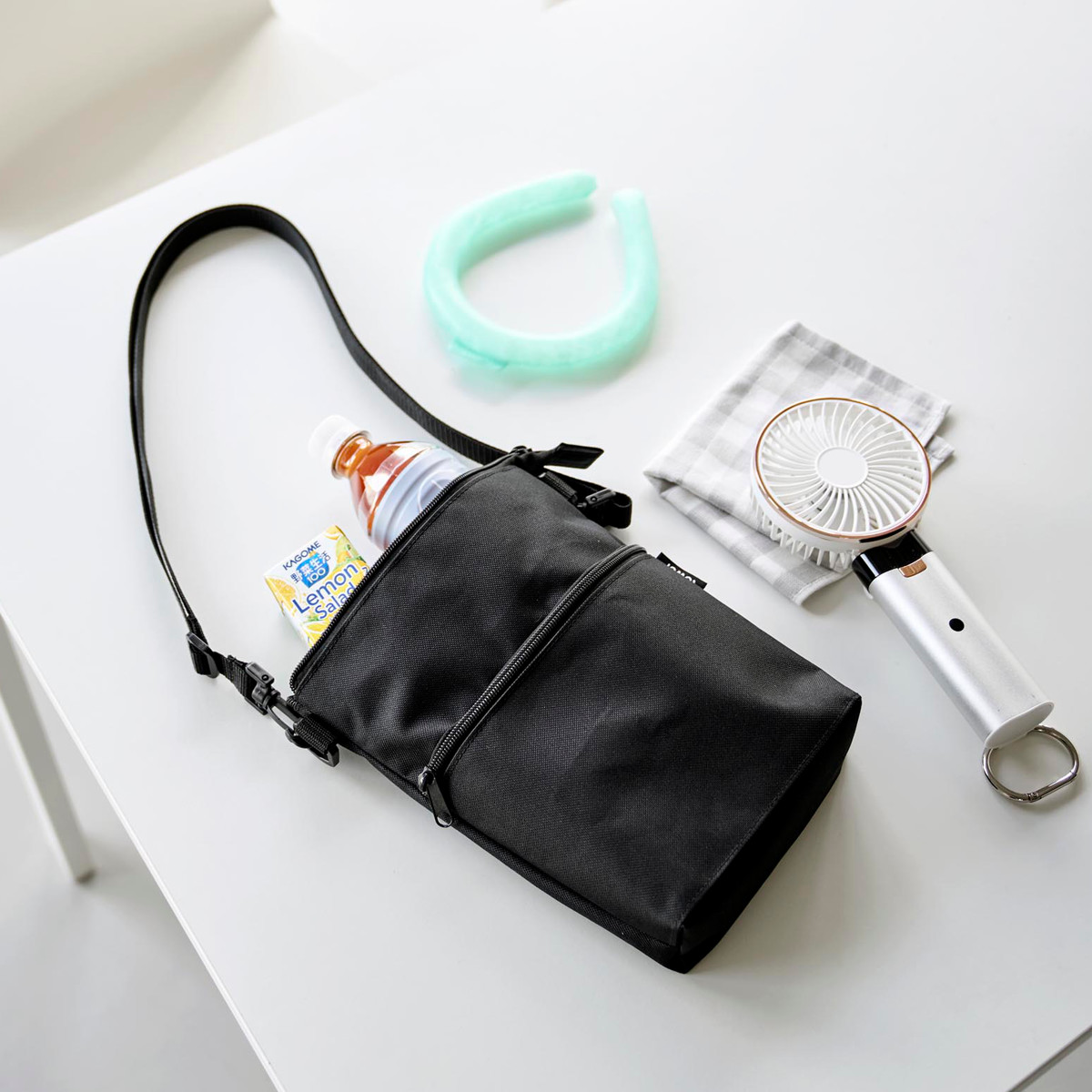 山崎実業 tower コンビニちょい買い保冷&保温バッグ タワー ( 4903208101653 タワーシリーズ 保冷&保温バッグ ミニバッグ 保冷バッグ 保温バッグ 保冷かばん 保温かばん ショルダーバッグ コンパクト ) 【ライトグレー】 ライトグレー