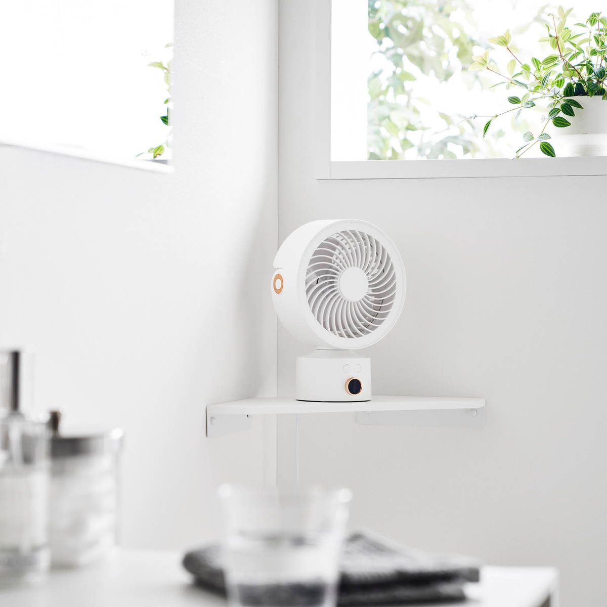 山崎実業 smart ウォールコーナーサーキュレーターラック スマート S 石こうボード壁対応 ( 4903208101479 スマートシリーズ コーナーシェルフ 石こうボード壁 サーキュレーターラック シェルフ ピン 角 ウォールシェルフ 壁掛け ) 【ブラック】 ブラック