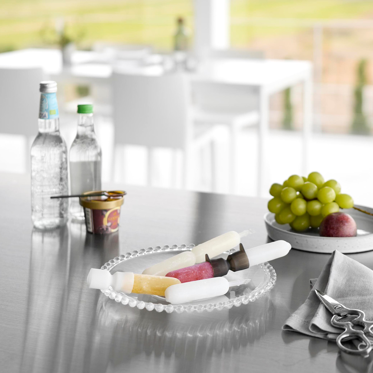 山崎実業 tower シリコーン折るポリジュースアイスカバー タワー 2色セット ホワイト&ブラック ( 4903208101639 タワーシリーズ 折るポリジュース 食洗機対応 シリコーン アイスカバー 2色 ホワイトとブラック セット 2色入り )