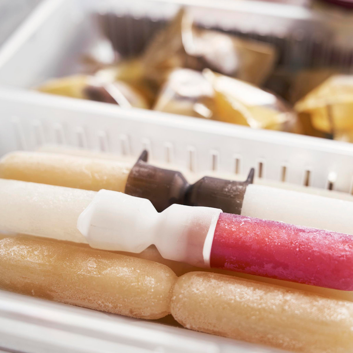 山崎実業 tower シリコーン折るポリジュースアイスカバー タワー 2色セット ホワイト&ブラック ( 4903208101639 タワーシリーズ 折るポリジュース 食洗機対応 シリコーン アイスカバー 2色 ホワイトとブラック セット 2色入り )