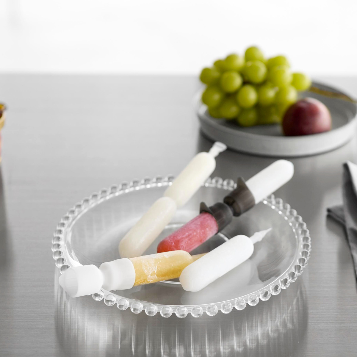 山崎実業 tower シリコーン折るポリジュースアイスカバー タワー 2色セット ホワイト&ブラック ( 4903208101639 タワーシリーズ 折るポリジュース 食洗機対応 シリコーン アイスカバー 2色 ホワイトとブラック セット 2色入り )