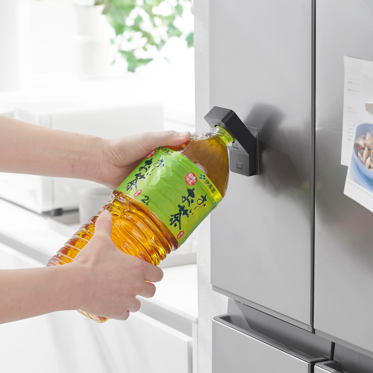 山崎実業 tower フィルムフックキャップオープナー タワー ( 4903208101998 タワーシリーズ キャップオープナー オープナー フィルムフック 貼ってはがせる ペットボトル ペットボトルキャップ フタ開け フック キャップ ) 【ブラック】 ブラック