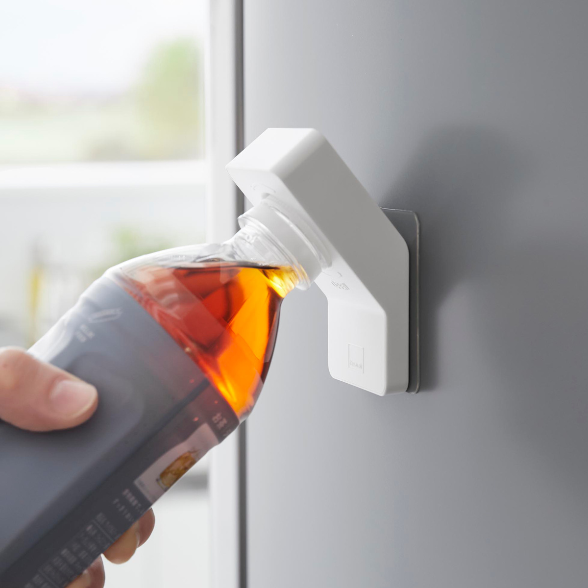 山崎実業 tower フィルムフックキャップオープナー タワー ( 4903208101998 タワーシリーズ キャップオープナー オープナー フィルムフック 貼ってはがせる ペットボトル ペットボトルキャップ フタ開け フック キャップ ) 【ブラック】 ブラック