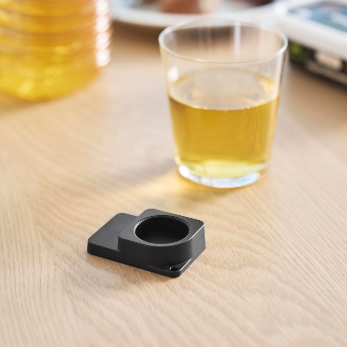 山崎実業 tower 持ち運べるキャップ・プルタブオープナー タワー ( 4903208102018 タワーシリーズ キャップオープナー プルタブオープナー キャップ プルタブ オープナー 持ち運べる ペットボトル フタ開け ストラップ付き ) 【ブラック】 ブラック