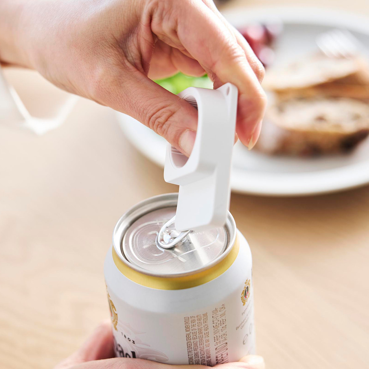 山崎実業 tower 持ち運べるキャップ・プルタブオープナー タワー ( 4903208102018 タワーシリーズ キャップオープナー プルタブオープナー キャップ プルタブ オープナー 持ち運べる ペットボトル フタ開け ストラップ付き ) 【ブラック】 ブラック