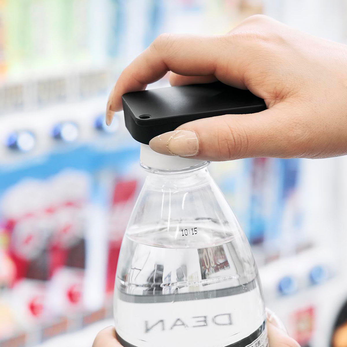 山崎実業 tower 持ち運べるキャップ・プルタブオープナー タワー ( 4903208102018 タワーシリーズ キャップオープナー プルタブオープナー キャップ プルタブ オープナー 持ち運べる ペットボトル フタ開け ストラップ付き ) 【ブラック】 ブラック