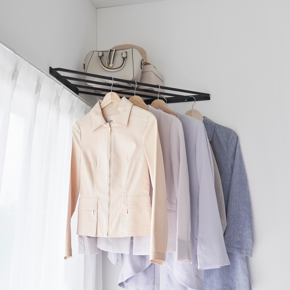 山崎実業 tower コーナーハンガーラック タワー 石こうボード壁対応 ( 4903208100175 タワーシリーズ コーナー ハンガーラック 石こうボード壁 棚 室内物干し シェルフ コーナーシェルフ 角 ディスプレイ ) 【ホワイト】 ホワイト