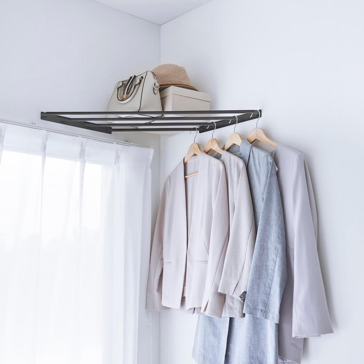 山崎実業 tower コーナーハンガーラック タワー 石こうボード壁対応 ( 4903208100175 タワーシリーズ コーナー ハンガーラック 石こうボード壁 棚 室内物干し シェルフ コーナーシェルフ 角 ディスプレイ ) 【ホワイト】 ホワイト