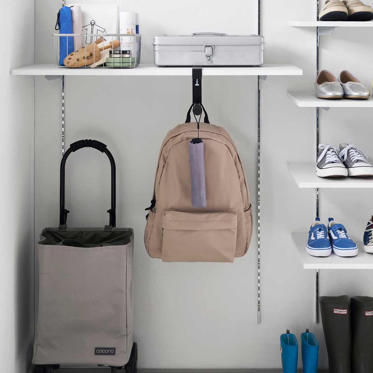 山崎実業 tower 下駄箱中ハンギング傘立て タワー ( 4903208100809 タワーシリーズ ハンギング傘立て 下駄箱中 ハンギング 傘立て 浮かせる収納 浮かせて収納 収納 傘 かさ立て 玄関 引っ掛ける かさ ) 【ホワイト】 ホワイト