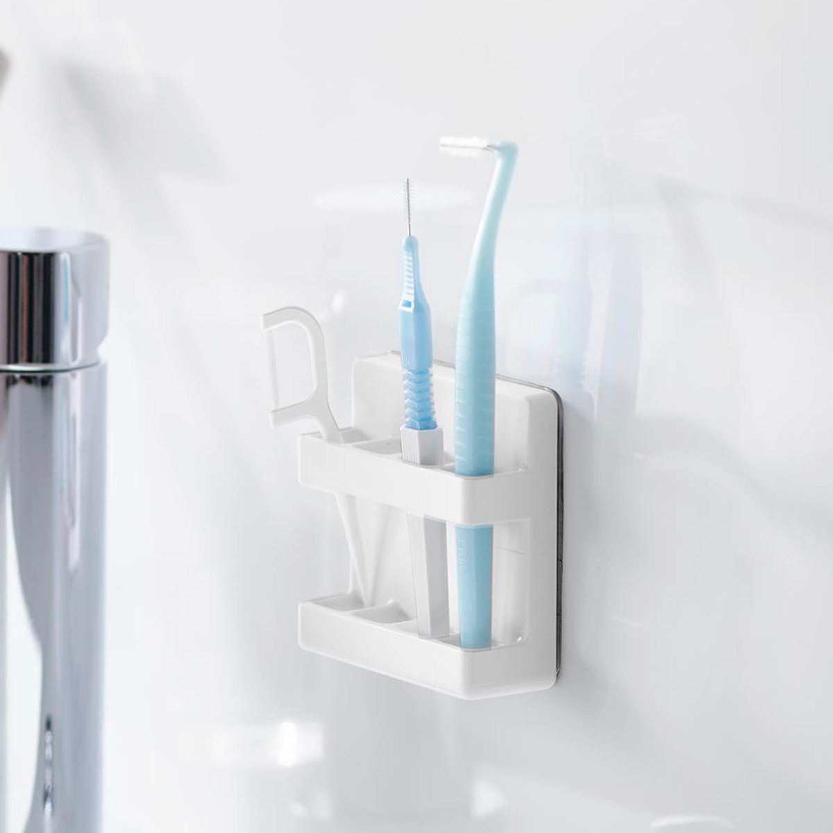 山崎実業 tower フィルムフック歯間ブラシホルダー タワー ( 4903208100212 タワーシリーズ 歯間ブラシホルダー フィルムフック 歯間ブラシ 収納 歯磨き用品収納 歯間ブラシ収納 浮かせる収納 浮かせて収納 ) 【ブラック】 ブラック