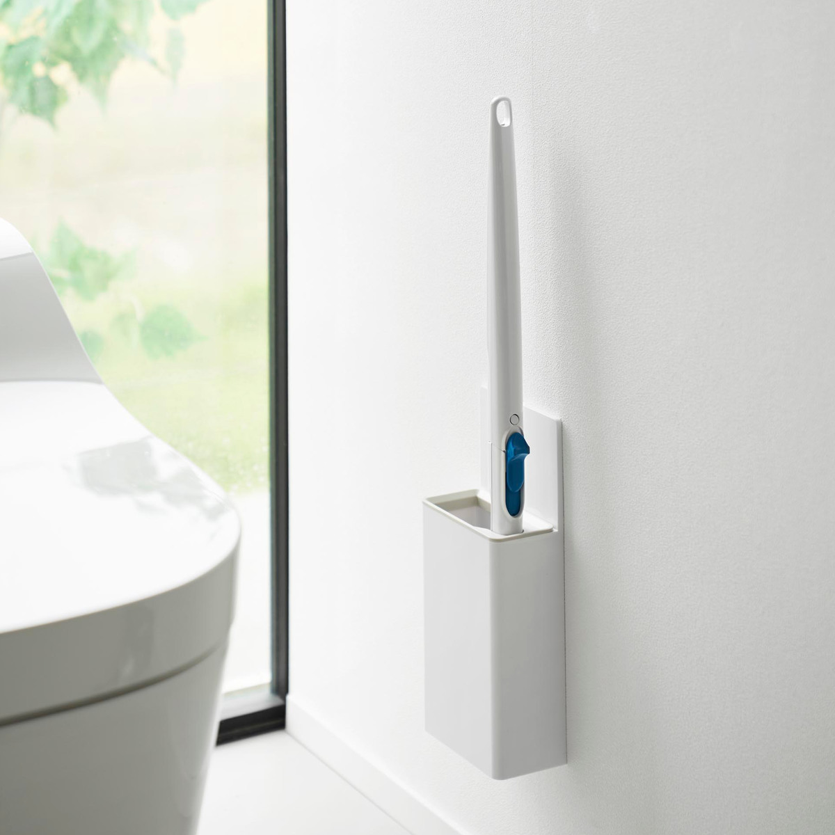 山崎実業 Plate ウォール流せるトイレブラシホルダー プレート 石こうボード壁対応 ホワイト ( 4903208100311 プレートシリーズ 流せるトイレブラシホルダー 流せるトイレブラシ ホルダー 石こうボード 壁面収納 石こうボード壁 )