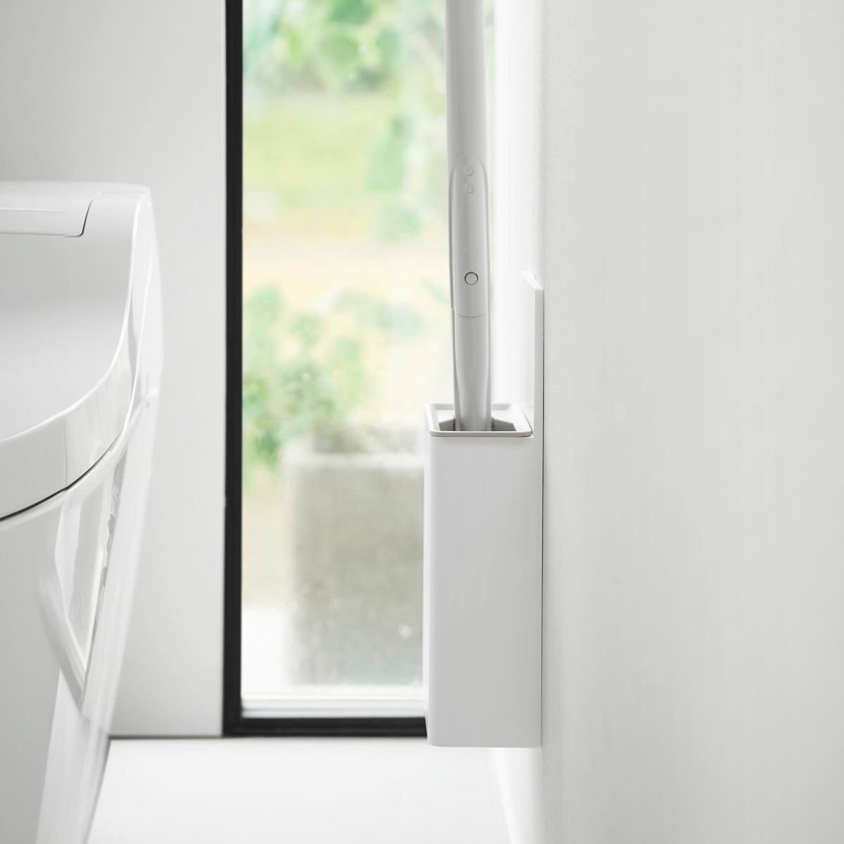 山崎実業 Plate ウォール流せるトイレブラシホルダー プレート 石こうボード壁対応 ホワイト ( 4903208100311 プレートシリーズ 流せるトイレブラシホルダー 流せるトイレブラシ ホルダー 石こうボード 壁面収納 石こうボード壁 )