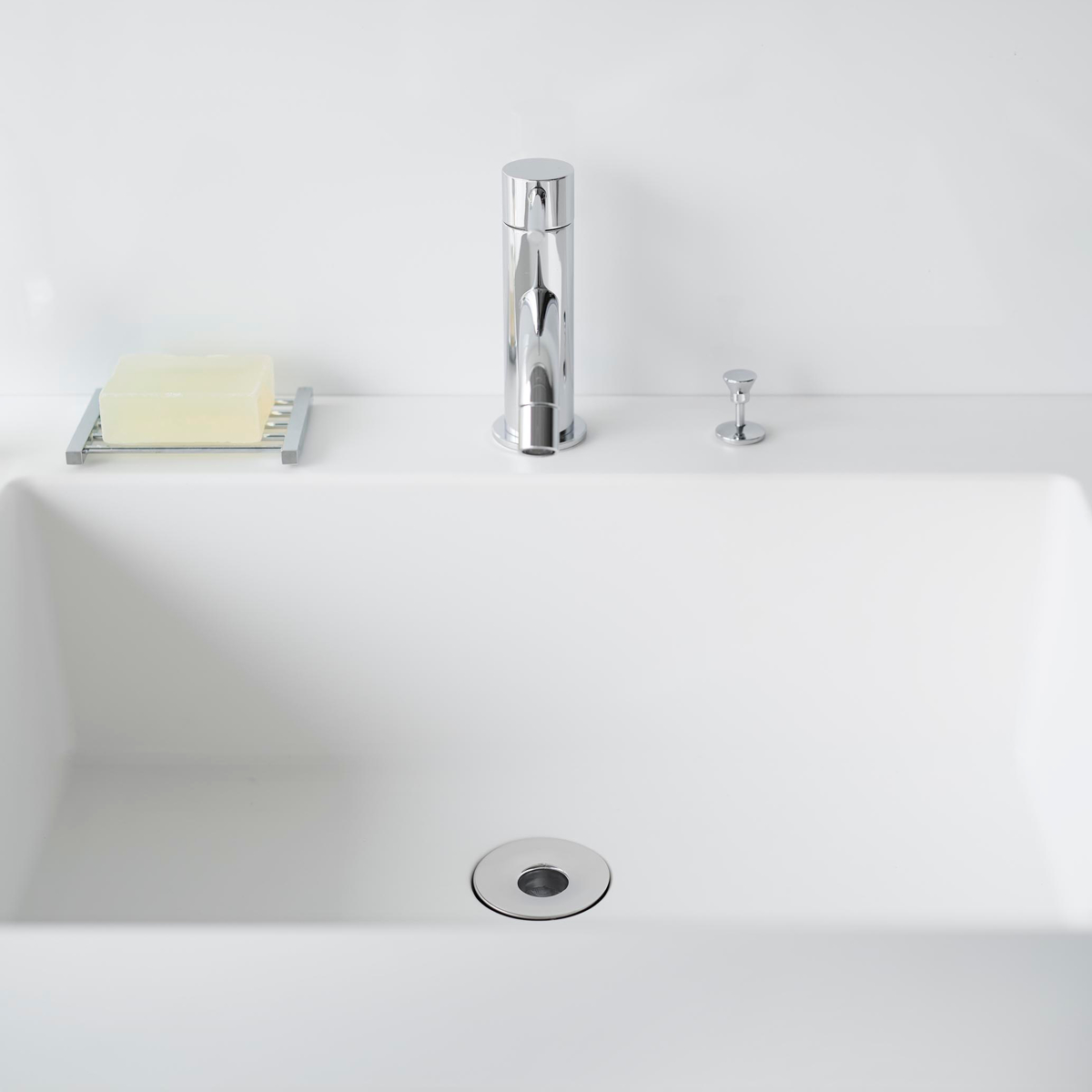 山崎実業 tower 洗面排水口ゴミ受けネットホルダー タワー シルバー ( 4903208016810 タワーシリーズ ゴミ受けネットホルダー 洗面排水口 ゴミ受け ネットホルダー ゴミ受けネット 排水口ネットホルダー ステンレス )