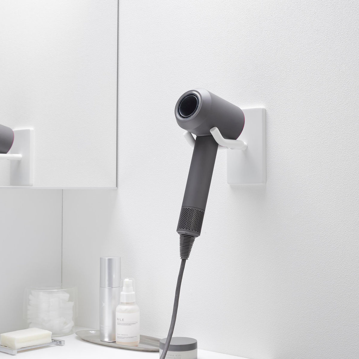 山崎実業 tower ウォール角度調節ドライヤーホルダー タワー 石こうボード壁対応 ( 4903208101042 タワーシリーズ 角度調節ドライヤーホルダー 角度調節可能 石こうボード壁 ドライヤーホルダー ハンズフリー ) 【ブラック】 ブラック