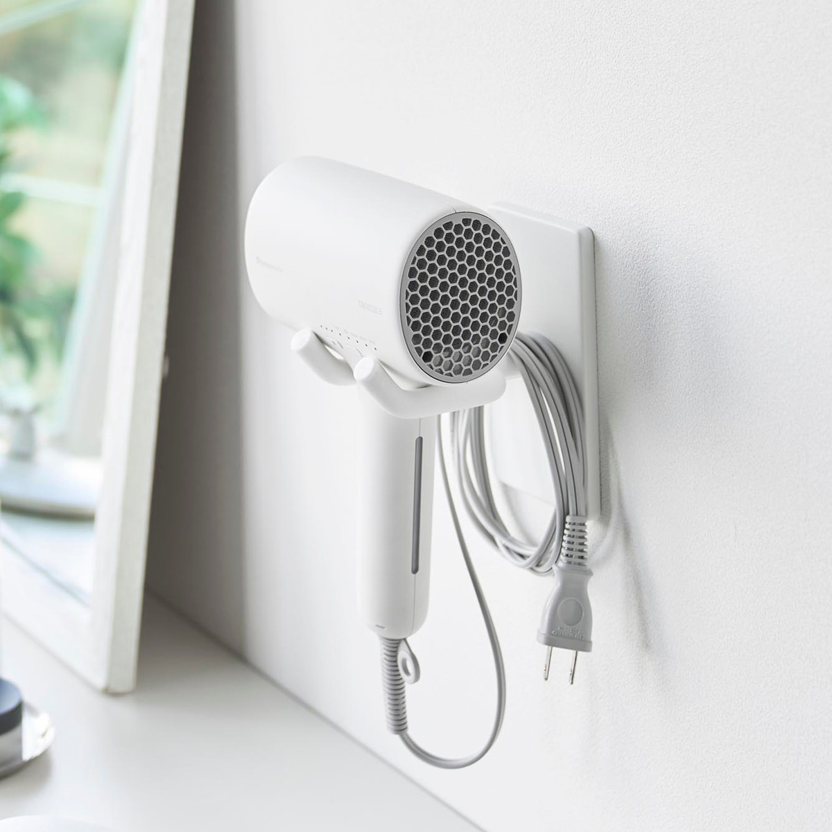 山崎実業 tower ウォール角度調節ドライヤーホルダー タワー 石こうボード壁対応 ( 4903208101042 タワーシリーズ 角度調節ドライヤーホルダー 角度調節可能 石こうボード壁 ドライヤーホルダー ハンズフリー ) 【ブラック】 ブラック