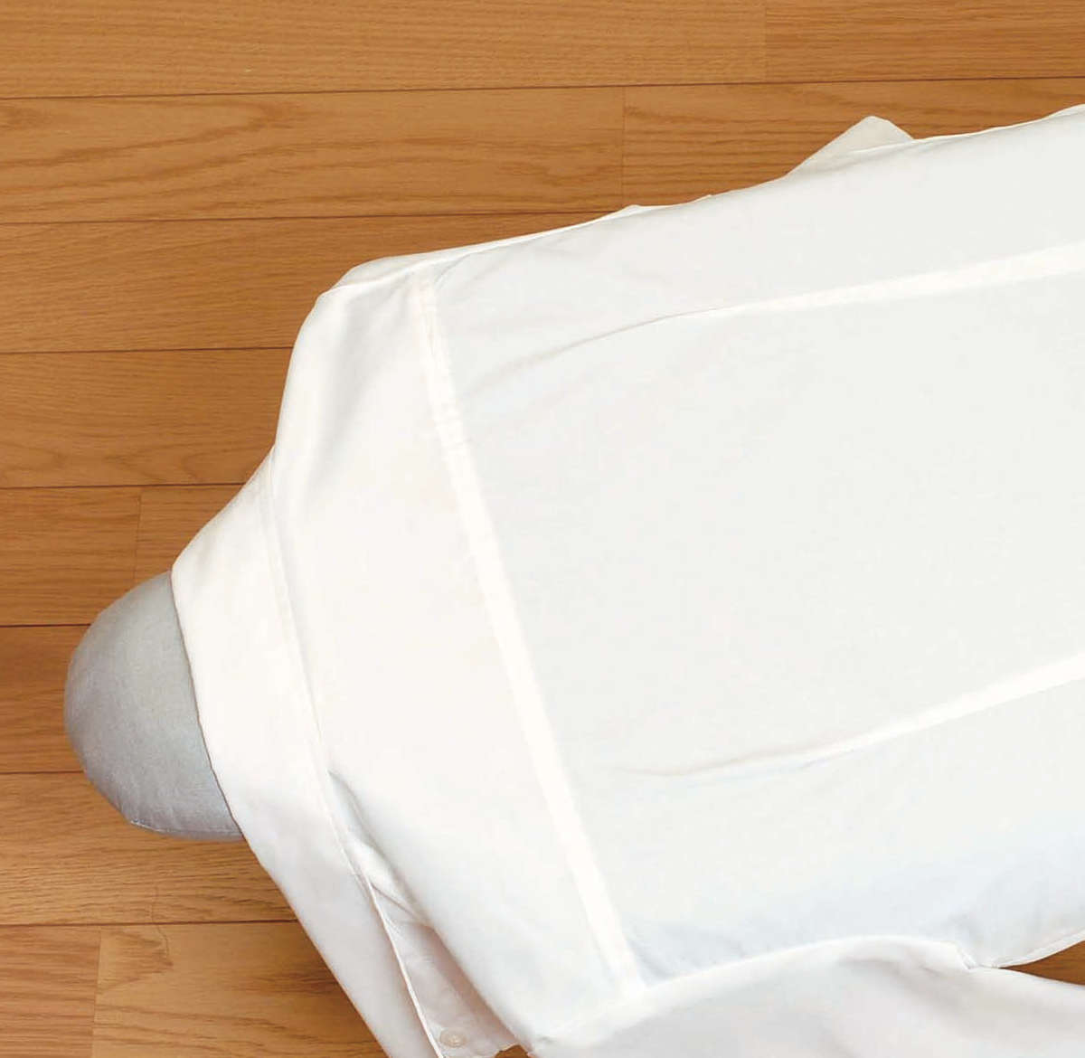 アイロン台 軽量人体型 アルミコート フック付き ( アイロン掛け 人体型 ハンガーフック アイロン 台 人型 作業台 スチールメッシュ構造 アルミ 軽量 ハンガー フック クローゼット 収納 山崎実業 山実 )