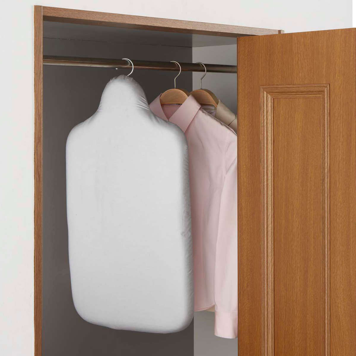 アイロン台 軽量人体型 アルミコート フック付き ( アイロン掛け 人体型 ハンガーフック アイロン 台 人型 作業台 スチールメッシュ構造 アルミ 軽量 ハンガー フック クローゼット 収納 山崎実業 山実 )