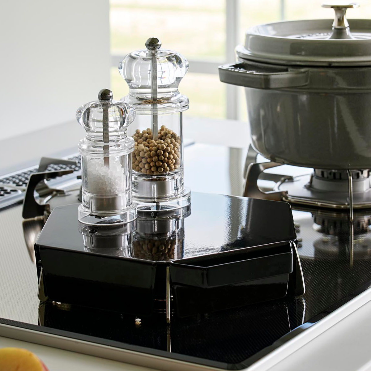 山崎実業 tower 立てて置ける五徳カバー タワー 2個セット ( 4903208014137 タワーシリーズ 五徳カバー コンロカバー ガスコンロカバー カバー コンロ用カバー コンパクト レンジカバー 2個 ) 【ホワイト】 ホワイト