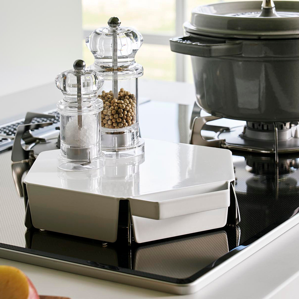 山崎実業 tower 立てて置ける五徳カバー タワー 2個セット ( 4903208014137 タワーシリーズ 五徳カバー コンロカバー ガスコンロカバー カバー コンロ用カバー コンパクト レンジカバー 2個 ) 【ホワイト】 ホワイト