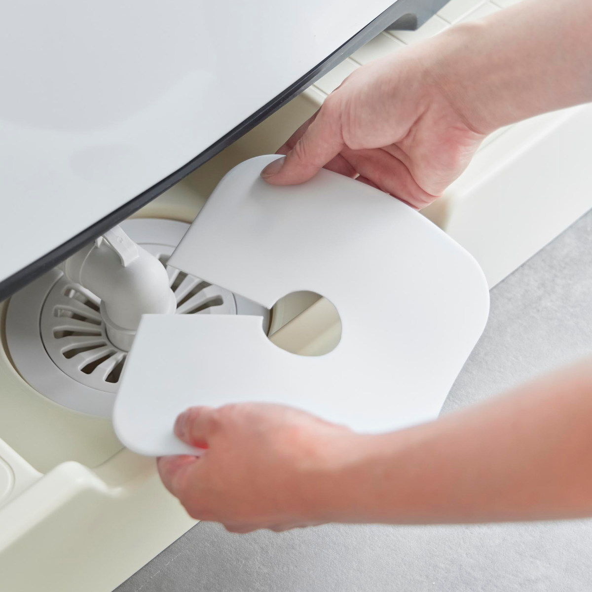 山崎実業 plate 洗濯機排水トラップホコリ防止カバー プレート 3個セット ( 4903208014236 プレートシリーズ 排水トラップ ホコリ防止カバー ホコリ防止 カバー 洗濯機排水カバー トラップカバー 洗濯機 洗濯機排水トラップ 3個 )