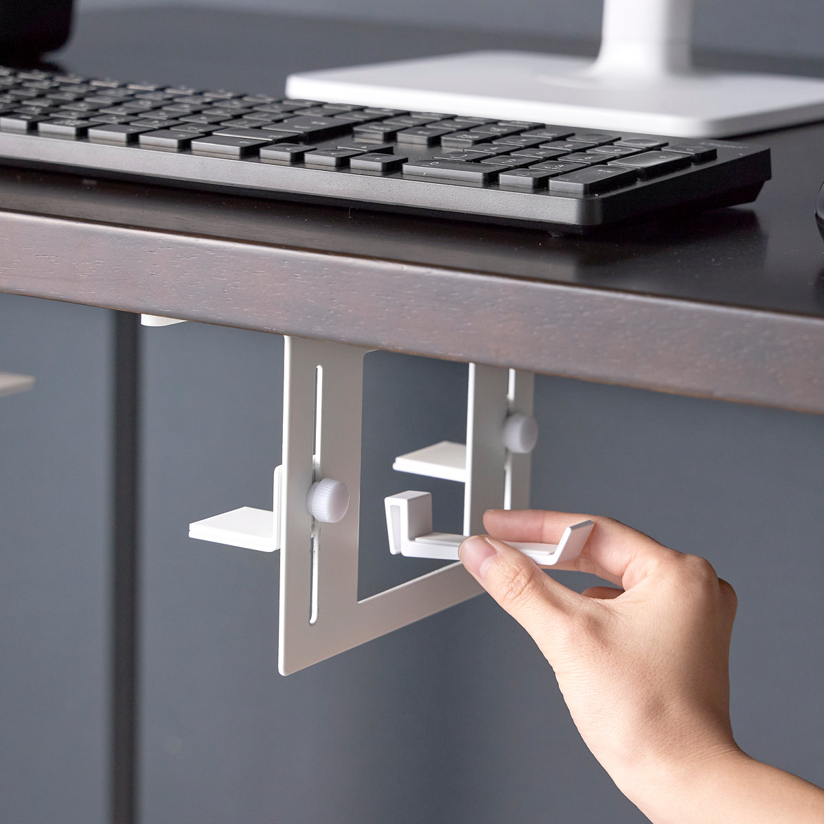 山崎実業 smart 可動式デスク下ゲーム機ホルダー スマート ( 4903208101899 スマートシリーズ デスク下ホルダー ゲーム機ホルダー 可動式 可動式ホルダー デスク下 ゲーム機 ホルダー テーブル下収納ラック ) 【ブラック】 ブラック