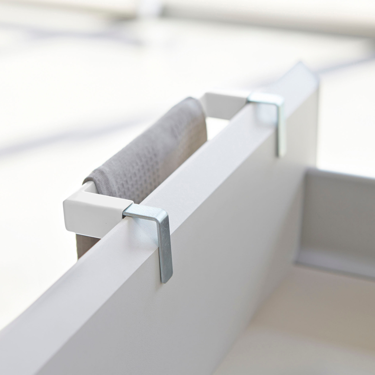 山崎実業 Plate タオルハンガーバー プレート ( 4903208047487 プレートシリーズ タオルバー ふきん掛け タオルホルダー 引っ掛け ドア用 タオル ハンガー キッチン収納 キッチンハンガー キッチン 収納 )