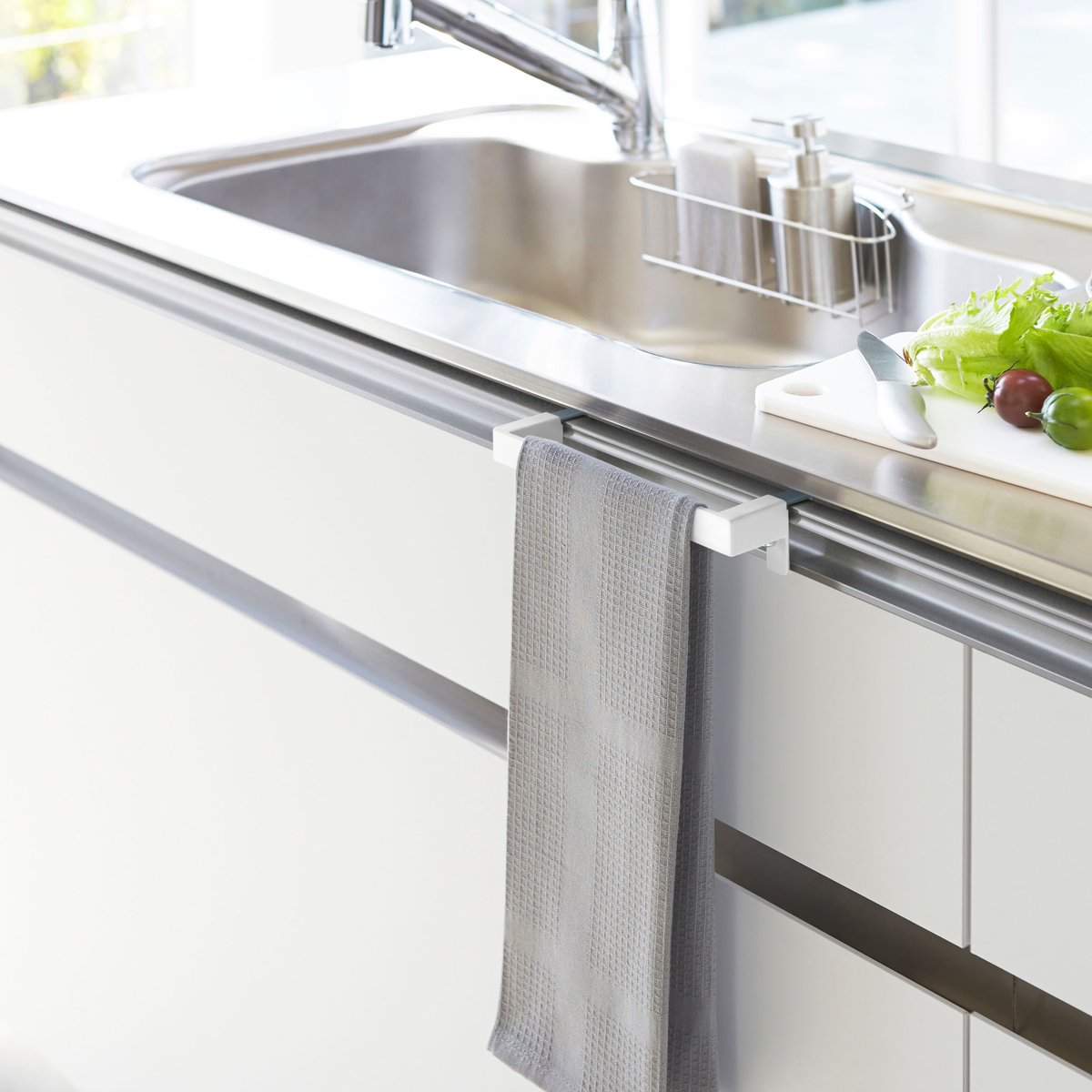 山崎実業 Plate タオルハンガーバー プレート ( 4903208047487 プレートシリーズ タオルバー ふきん掛け タオルホルダー 引っ掛け ドア用 タオル ハンガー キッチン収納 キッチンハンガー キッチン 収納 )