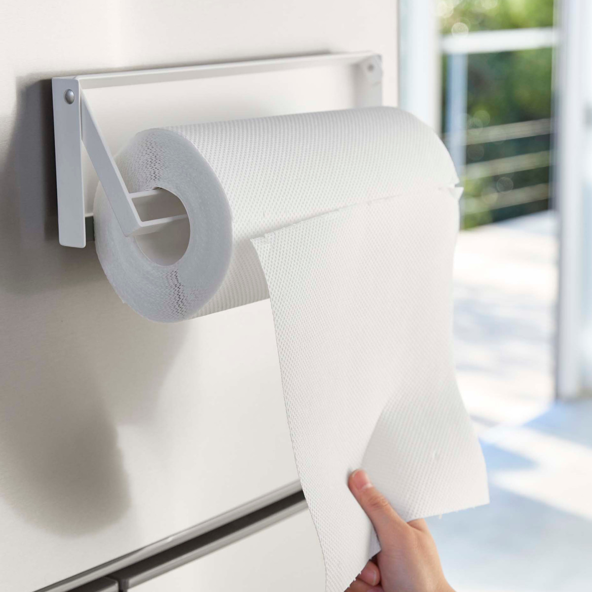 山崎実業 Plate 片手でカットマグネットキッチンペーパーホルダー プレート ( 4903208049436 プレートシリーズ マグネットキッチンペーパーホルダー 片手でカット 磁石 冷蔵庫 収納 マグネット 壁面収納 キッチンペーパーホルダー )