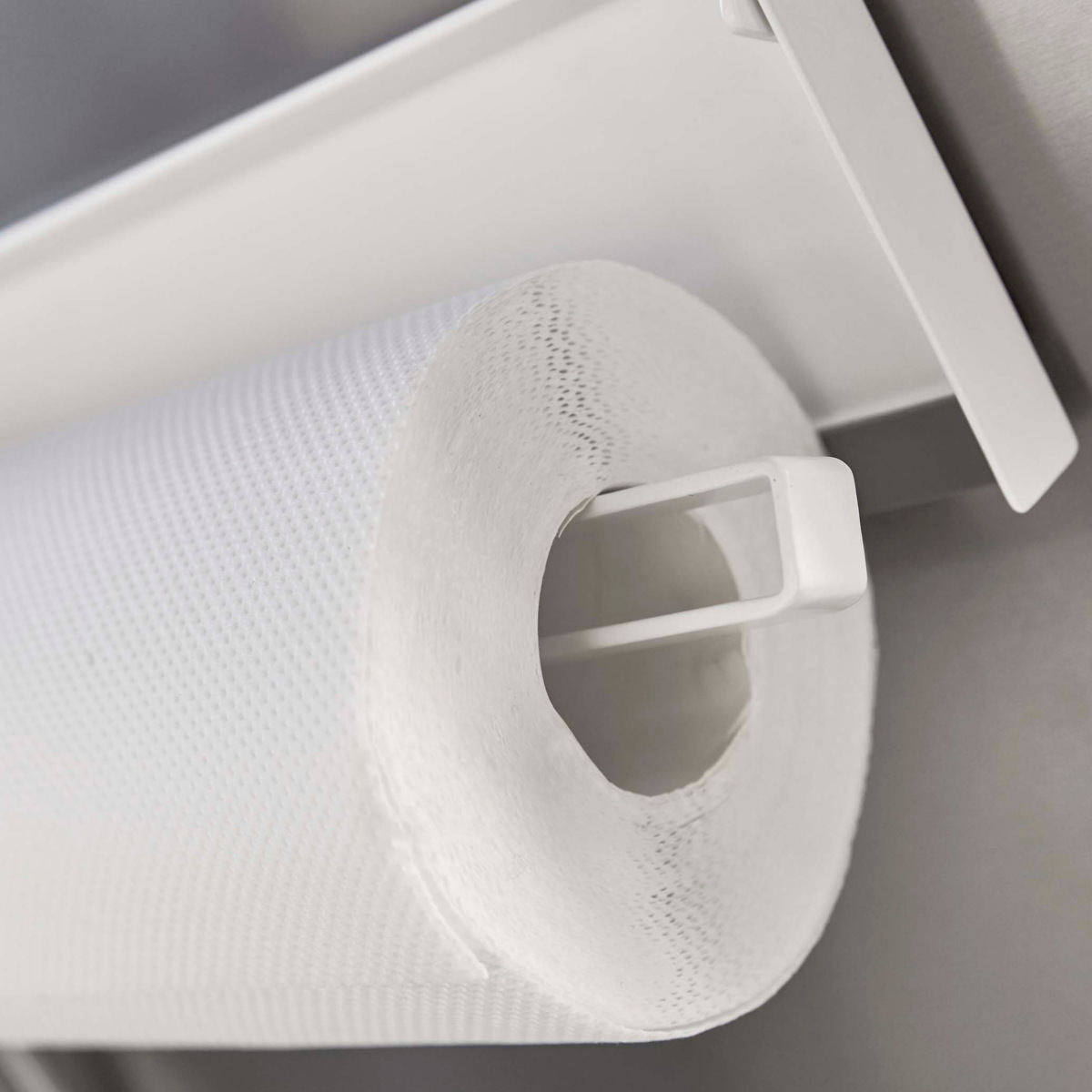 山崎実業 Plate 片手でカットマグネットキッチンペーパーホルダー プレート ( 4903208049436 プレートシリーズ マグネットキッチンペーパーホルダー 片手でカット 磁石 冷蔵庫 収納 マグネット 壁面収納 キッチンペーパーホルダー )