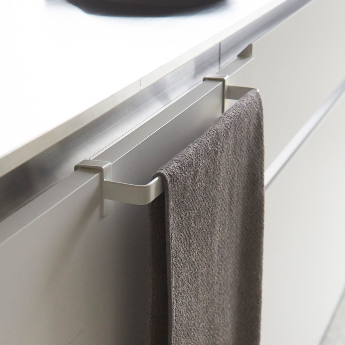 山崎実業 Plate タオルハンガー プレート ワイド ( 4903208027946 プレートシリーズ タオルバー ふきん掛け タオルホルダー 引っ掛け ドア用 タオル ハンガー キッチン収納 キッチンハンガー キッチン 収納 大きめ )