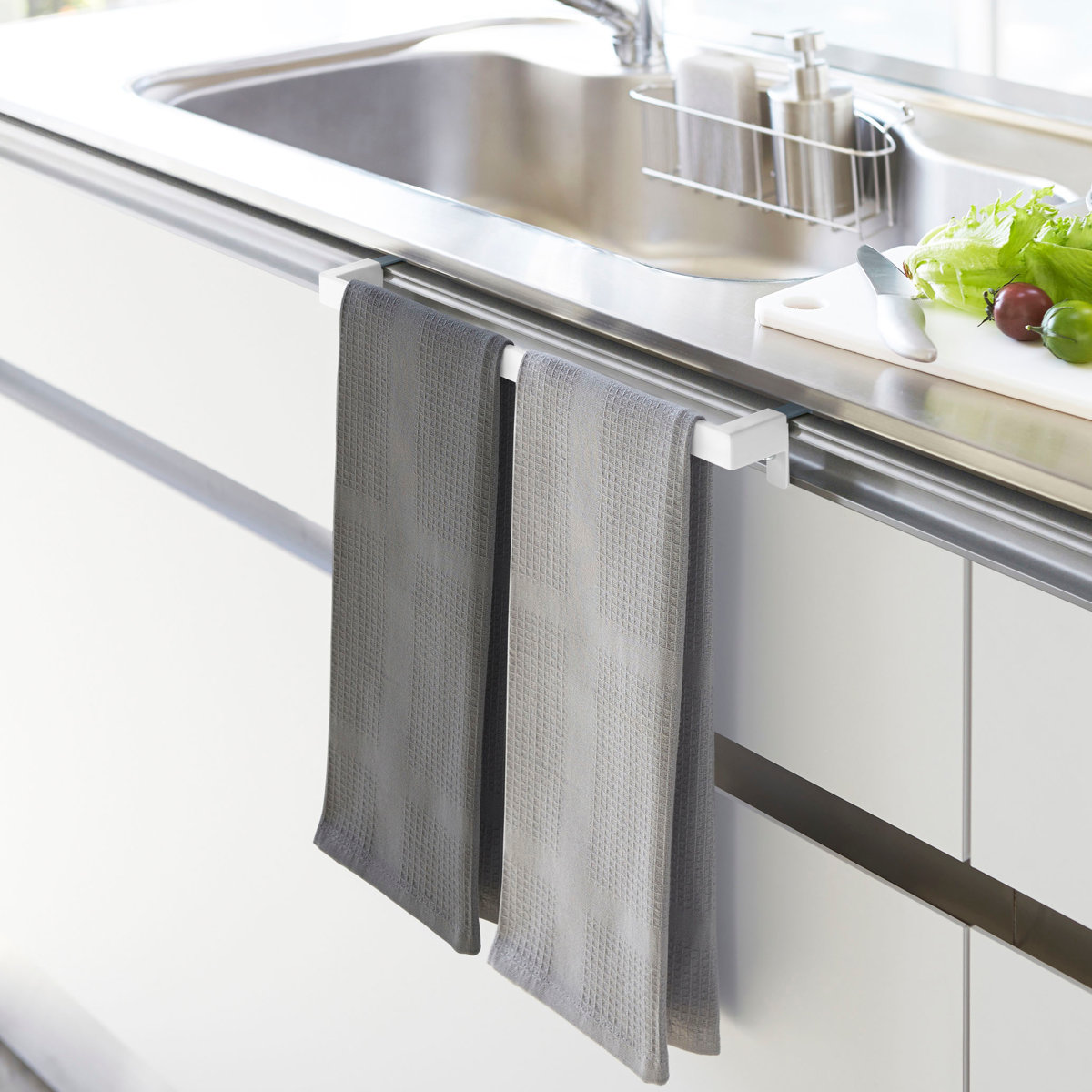 山崎実業 Plate タオルハンガーバー プレート ワイド ( 4903208047494 プレートシリーズ タオルバー ふきん掛け タオルホルダー 引っ掛け ドア用 タオル ハンガー キッチン収納 キッチンハンガー キッチン 収納 大きめ )