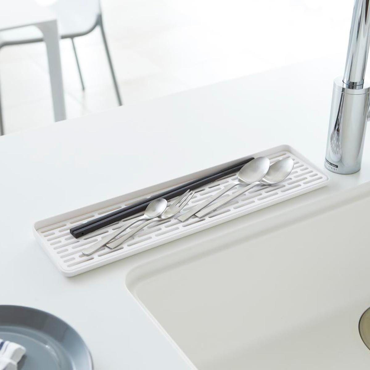 山崎実業 AQUA スリム グラス&マグスタンド アクア ( 4903208026215 アクアシリーズ グラス&マグ スタンド 水切り グラススタンド マグスタンド 水切りスタンド コップスタンド グラスホルダー コップホルダー 水切りトレイ )