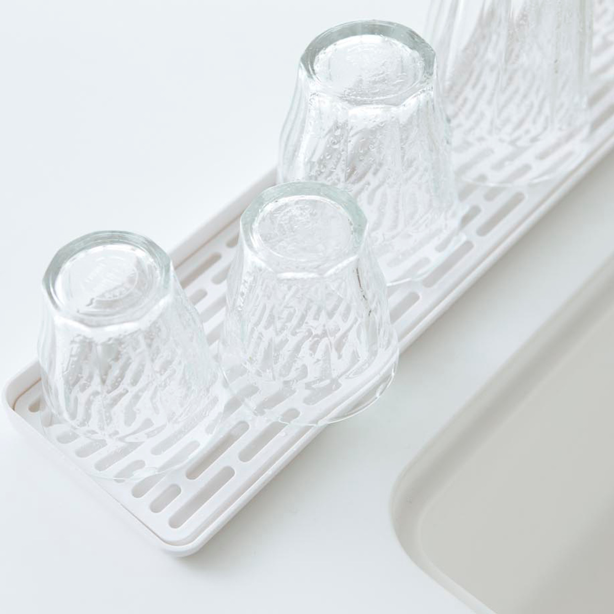 山崎実業 AQUA スリム グラス&マグスタンド アクア ( 4903208026215 アクアシリーズ グラス&マグ スタンド 水切り グラススタンド マグスタンド 水切りスタンド コップスタンド グラスホルダー コップホルダー 水切りトレイ )