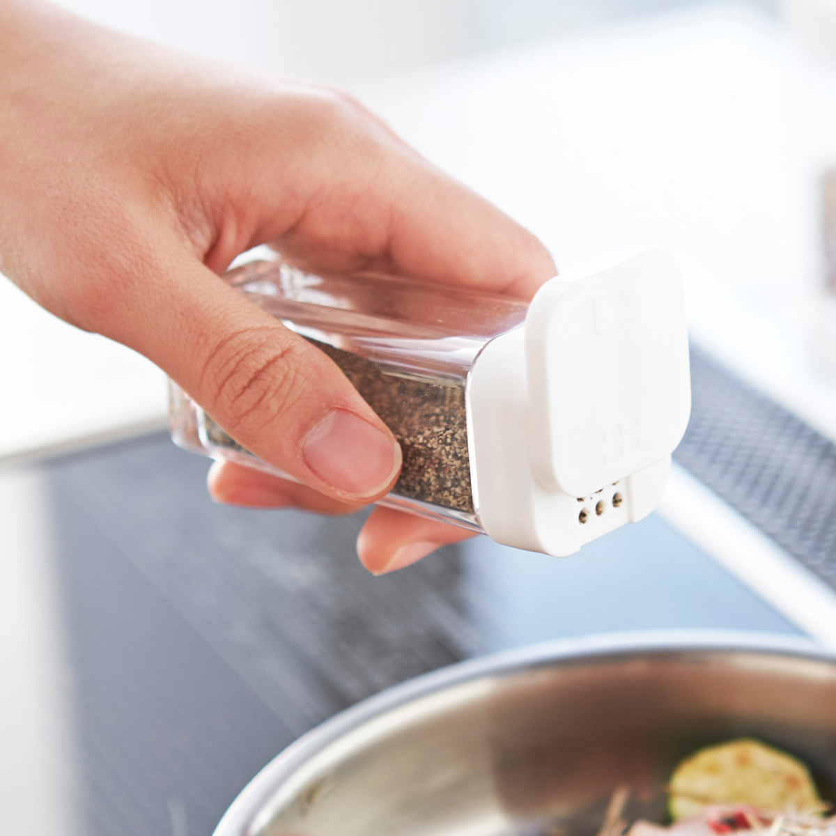 山崎実業 AQUA スパイスボトル アクア ( 4903208028806 アクアシリーズ 調味料入れ 調味料ボトル 調味料容器 スパイス ボトル 片手 スライド 調味料 容器 保存 )