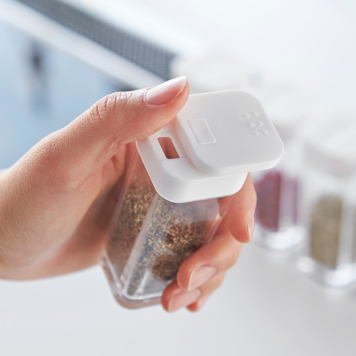 山崎実業 AQUA スパイスボトル アクア ( 4903208028806 アクアシリーズ 調味料入れ 調味料ボトル 調味料容器 スパイス ボトル 片手 スライド 調味料 容器 保存 )