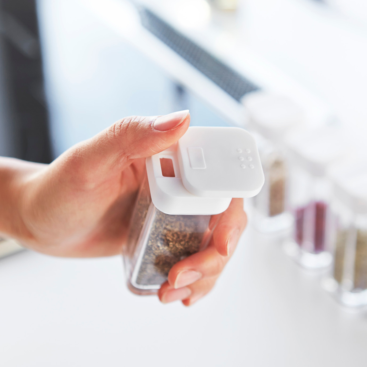 山崎実業 AQUA スパイスボトル アクア ( 4903208028806 アクアシリーズ 調味料入れ 調味料ボトル 調味料容器 スパイス ボトル 片手 スライド 調味料 容器 保存 )