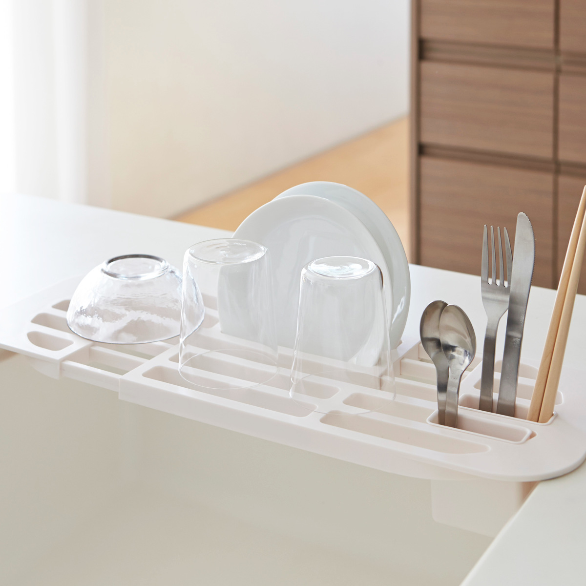 山崎実業 AQUA 伸縮水切りラック アクア ( 4903208028950 アクアシリーズ 水切りラック 伸縮式水切りラック 水切りトレー 水切りトレイ ディッシュラック ディッシュスタンド 皿立て キッチン 収納 食器 皿 乾燥 シンク上 )