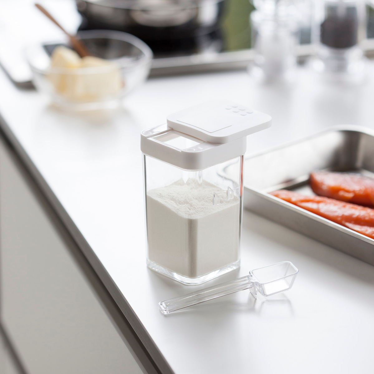 山崎実業 AQUA 小麦粉&スパイスボトル アクア ( 4903208032315 アクアシリーズ 小麦粉ボトル スパイスボトル 調味料ボトル 調味料容器 調味料ケース 調味料ストッカー スパイス ボトル 片手 スライド 調味料 スプーン付き )