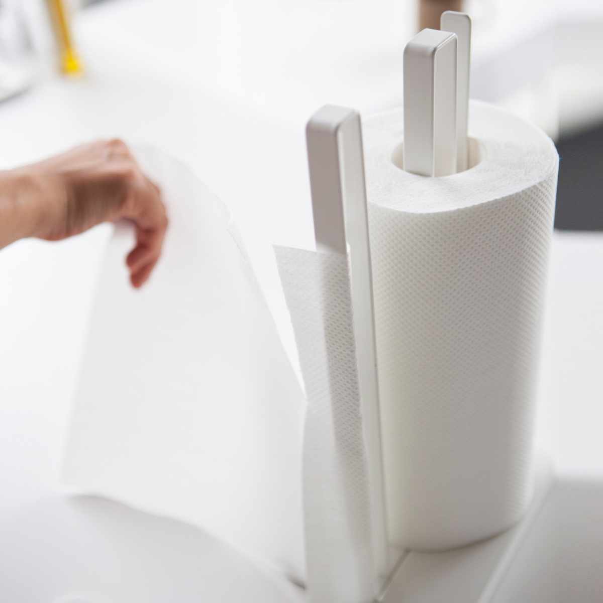 山崎実業 Plate 片手で切れる キッチンペーパーホルダー プレート ホワイト ( 4903208032605 プレートシリーズ ペーパーホルダー ペーパースタンド 縦置き キッチンペーパースタンド クッキングペーパースタンド )