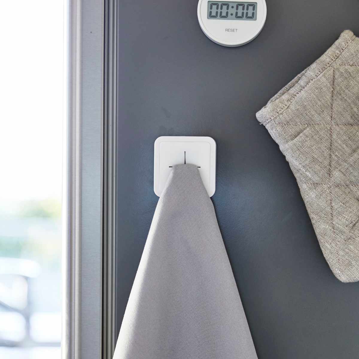 山崎実業 AQUA マグネットキッチンタオルホルダー アクア ホワイト ( 4903208041331 アクアシリーズ タオル掛け マグネット 冷蔵庫収納 タオルホルダー ふきん掛け キッチンタオルホルダー マグネットタイプ 磁石 タオルハンガー )