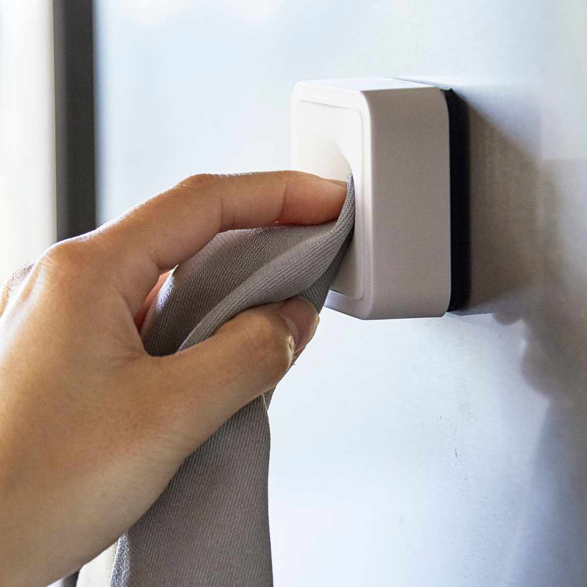 山崎実業 AQUA マグネットキッチンタオルホルダー アクア ホワイト ( 4903208041331 アクアシリーズ タオル掛け マグネット 冷蔵庫収納 タオルホルダー ふきん掛け キッチンタオルホルダー マグネットタイプ 磁石 タオルハンガー )