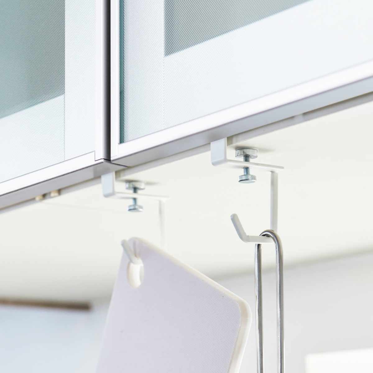 山崎実業 Plate 戸棚下ハンガー プレート 2個組 ホワイト ( 4903208047234 プレートシリーズ 戸棚下 ハンガー 2個 キッチンツールフック 戸棚下収納 吊戸棚ハンガー 吊戸棚収納 戸棚下フック )