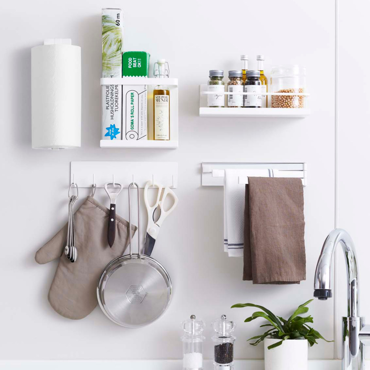 山崎実業 Plate マグネットキッチンツールフック プレート ホワイト ( 4903208024372 プレートシリーズ キッチンツールフック マグネット 磁石 キッチンフック 冷蔵庫収納 収納フック 6連 6連フック )