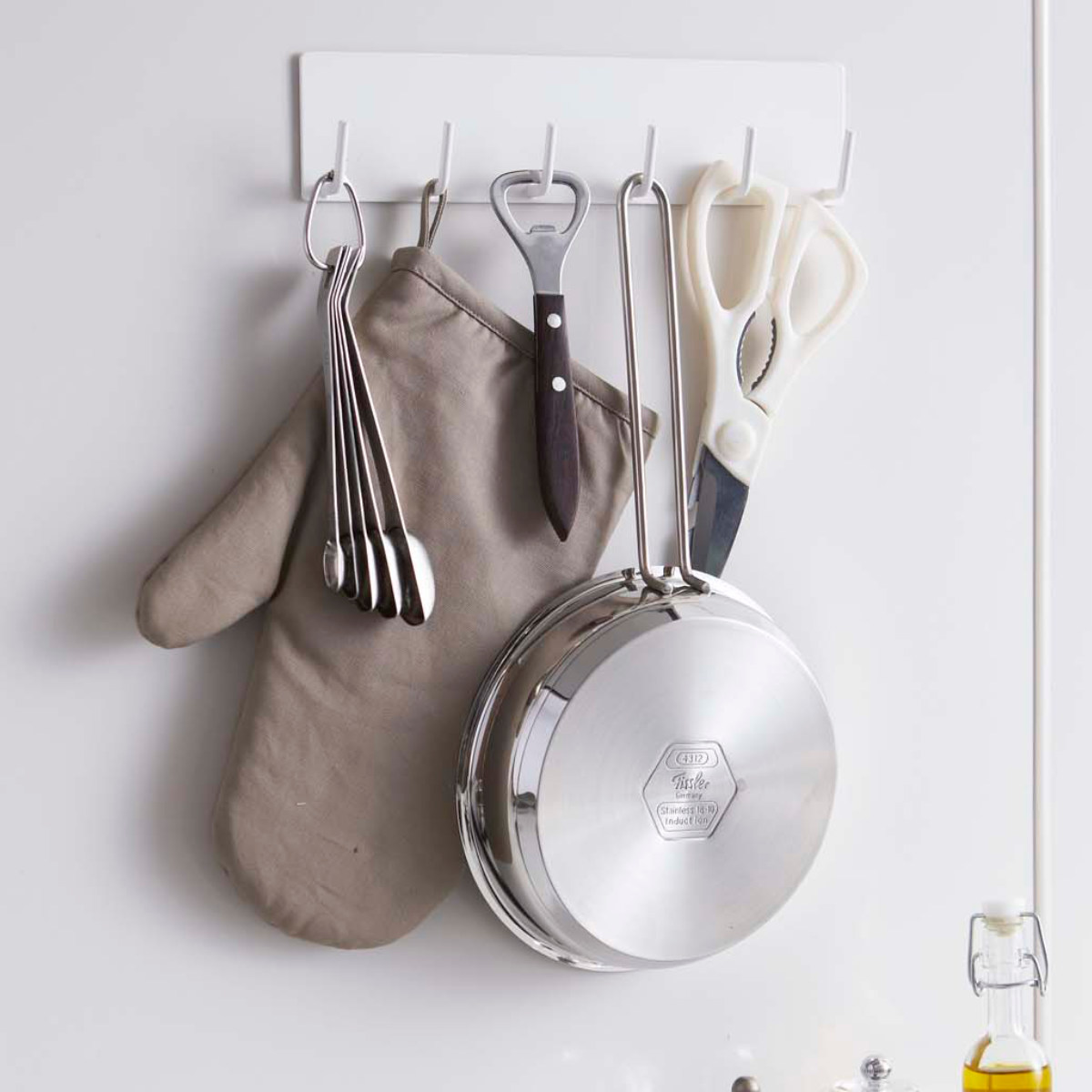 山崎実業 Plate マグネットキッチンツールフック プレート ホワイト ( 4903208024372 プレートシリーズ キッチンツールフック マグネット 磁石 キッチンフック 冷蔵庫収納 収納フック 6連 6連フック )