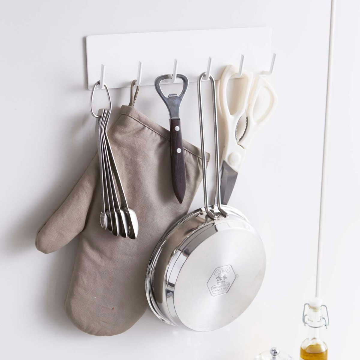 山崎実業 Plate マグネットキッチンツールフック プレート ホワイト ( 4903208024372 プレートシリーズ キッチンツールフック マグネット 磁石 キッチンフック 冷蔵庫収納 収納フック 6連 6連フック )