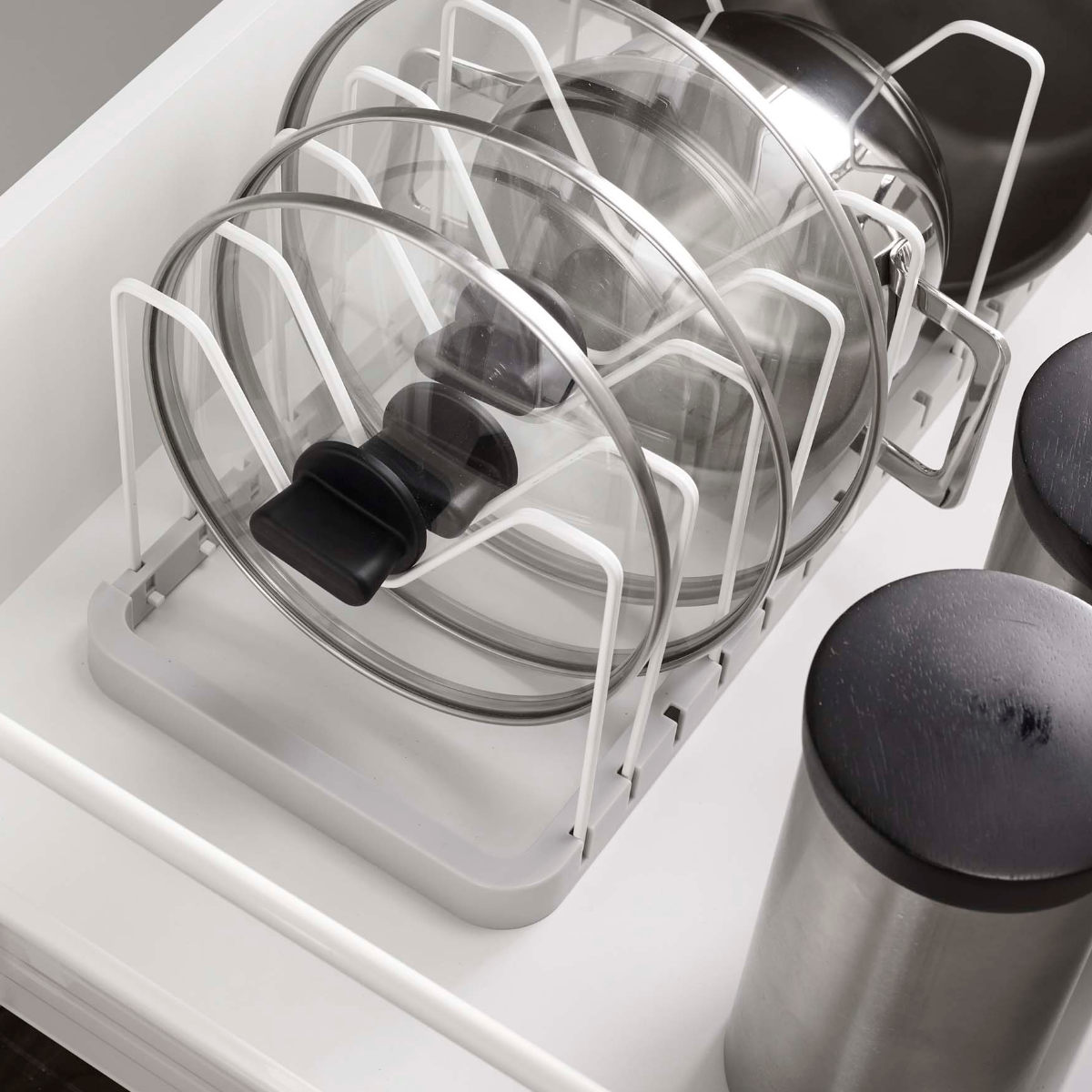 山崎実業 Plate シンク下 伸縮鍋蓋&フライパンスタンド プレート ( 4903208039659 プレートシリーズ 鍋蓋スタンド フライパンスタンド シンク下収納 伸縮スタンド 鍋蓋&フライパン スタンド 伸縮 伸縮式 フライパンラック )