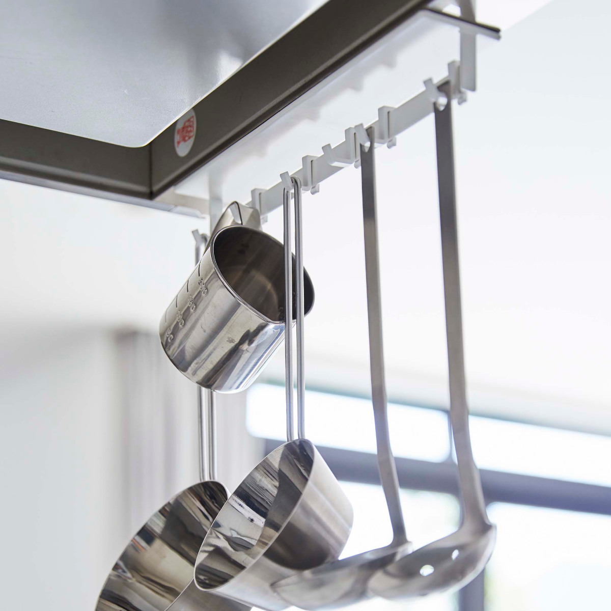 山崎実業 Plate マグネットレンジフードフック プレート ホワイト ( 4903208048415 プレートシリーズ フック レンジフード マグネット マグネット式フック 磁石 キッチンツール収納 吊り下げ収納 キッチンツールフック キ )